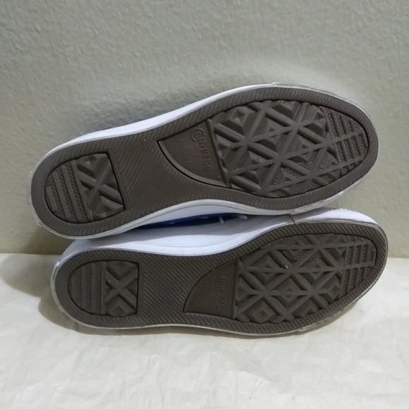 Exclusive Converse Low Tops - Picture 8 of 16